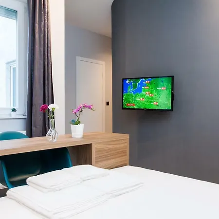Rooms And Apartments Glossy Zagabria Esterno foto