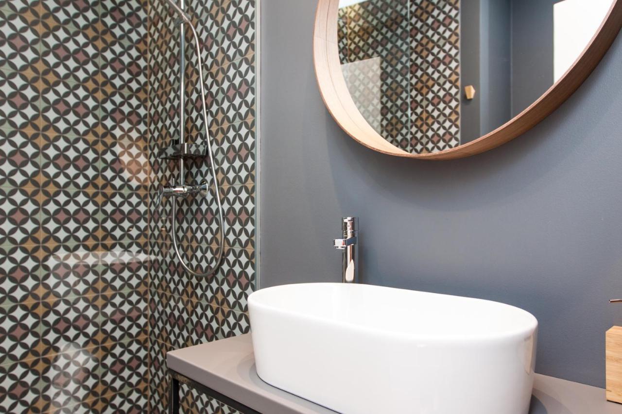 And Glossy Apartman *
