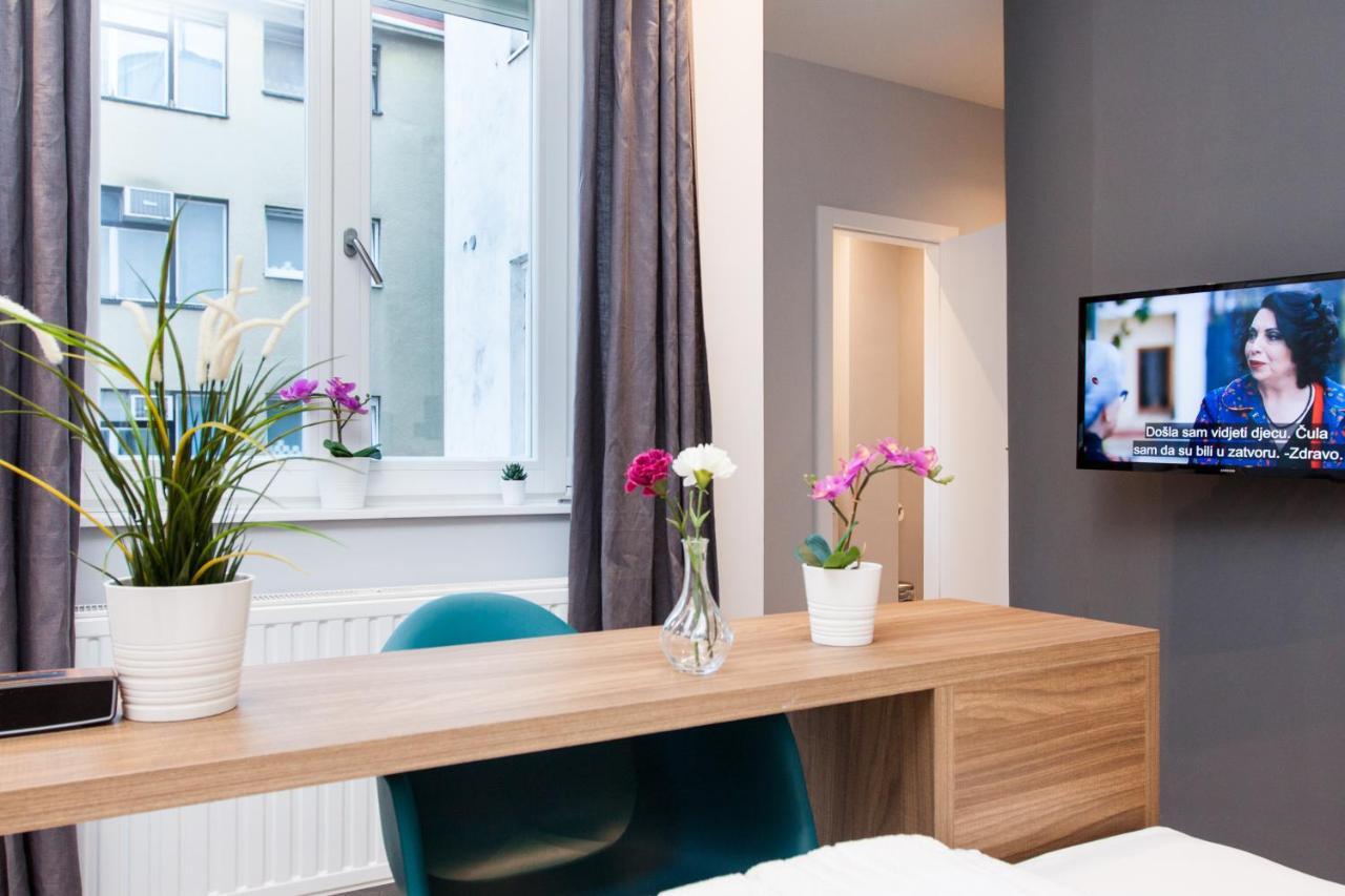 And Glossy Appartement