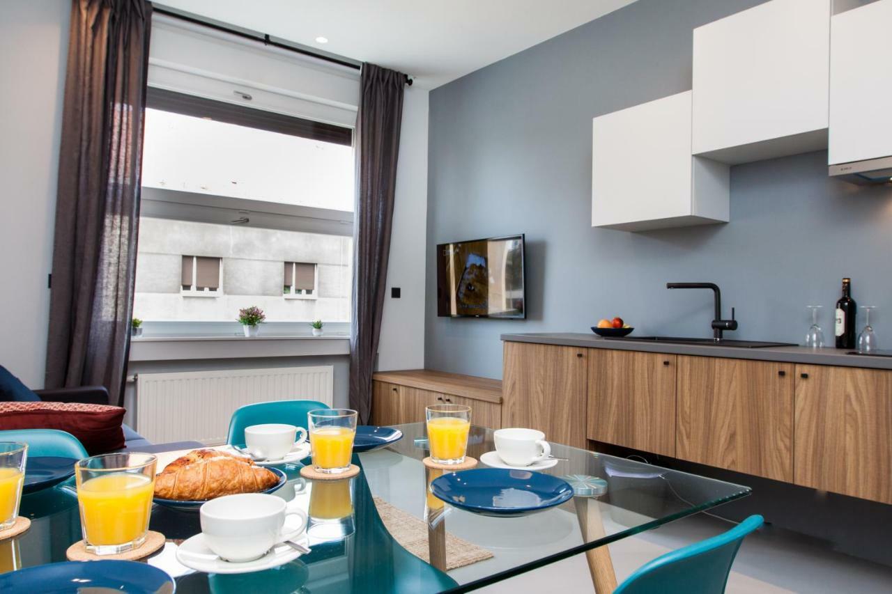 Appartement And Glossy *